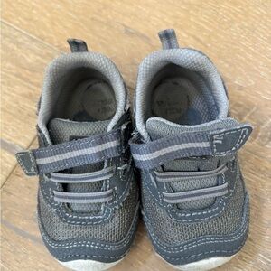 Stride Rite Soft Motion Adrian sneakers 5 toddler
